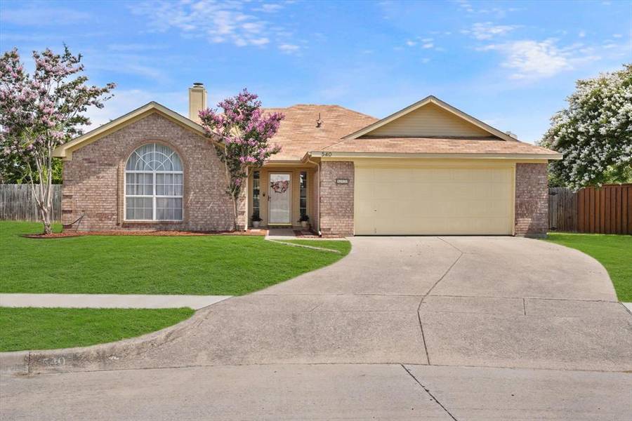 540 Brandy Court, Saginaw, TX 76179