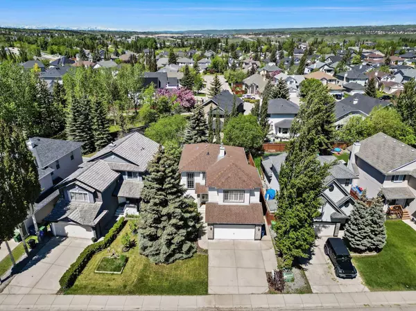 Calgary, AB T3B 5S2,79 Valley Brook CIR NW