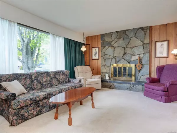 Central Saanich, BC V8M 1K6,1896 Seaboard Cres