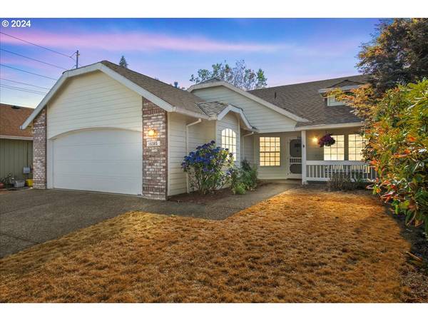 18385 SW 133RD TER, Tualatin, OR 97062