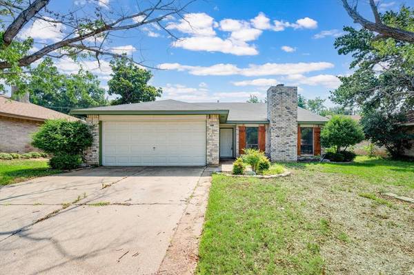 2926 Beachtree Lane, Bedford, TX 76021