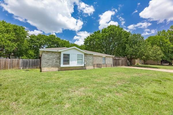 307 Windmere Circle, Corinth, TX 76210