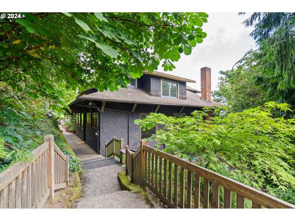 1704 SW ELIZABETH ST, Portland, OR 97201