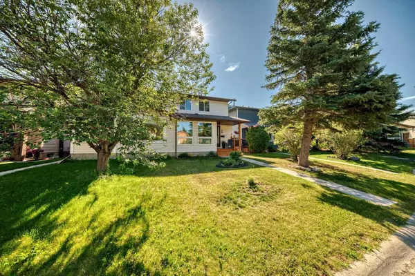 Calgary, AB T2W 3H9,12 Cedarwood Rise SW