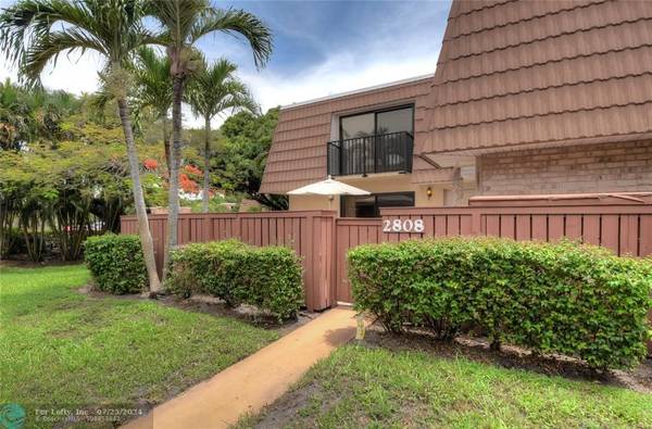 Deerfield Beach, FL 33442,2808 SW 12 St  #2808