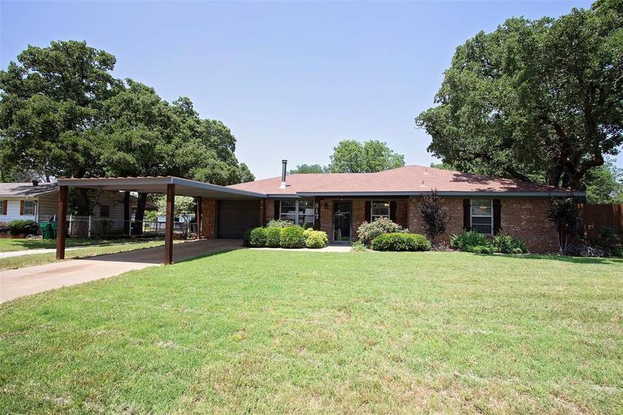 817 Gregory Road, Graham, TX 76450