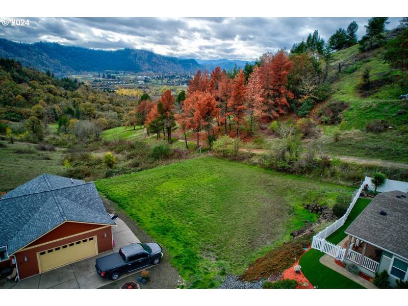 140 ERIN CT #73, Roseburg, OR 97471