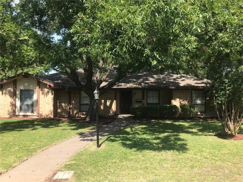 3800 Delmas Drive, Benbrook, TX 76116