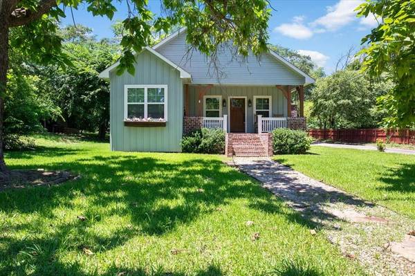 602 Holbrook, Mount Vernon, TX 75457