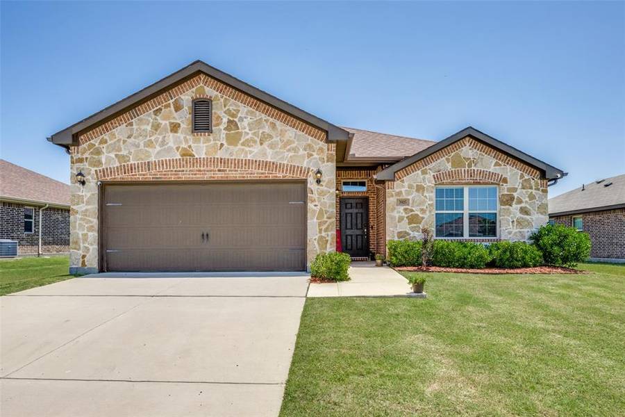 3905 Bridle Path Lane, Sanger, TX 76266