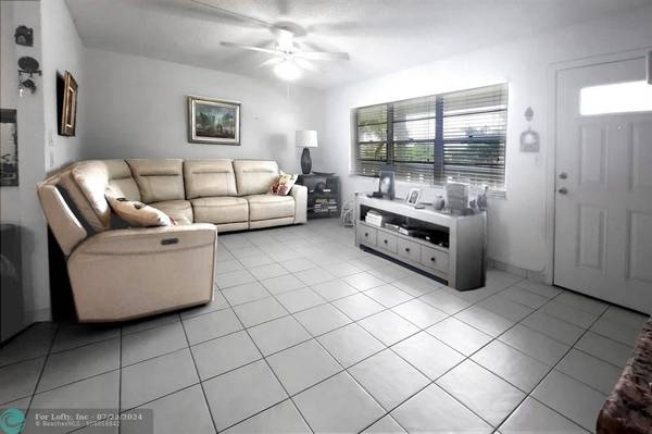 Coconut Creek, FL 33066,2503 Antigua Ter  #H2