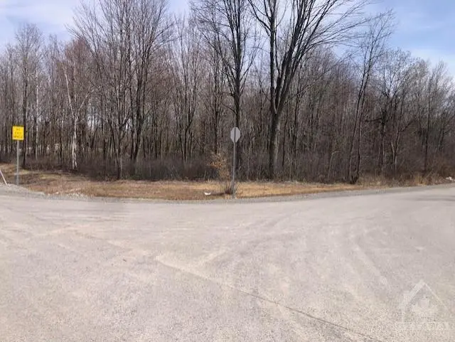 Ottawa, ON K4P 0G6,1001 GREEN JACKET CRES