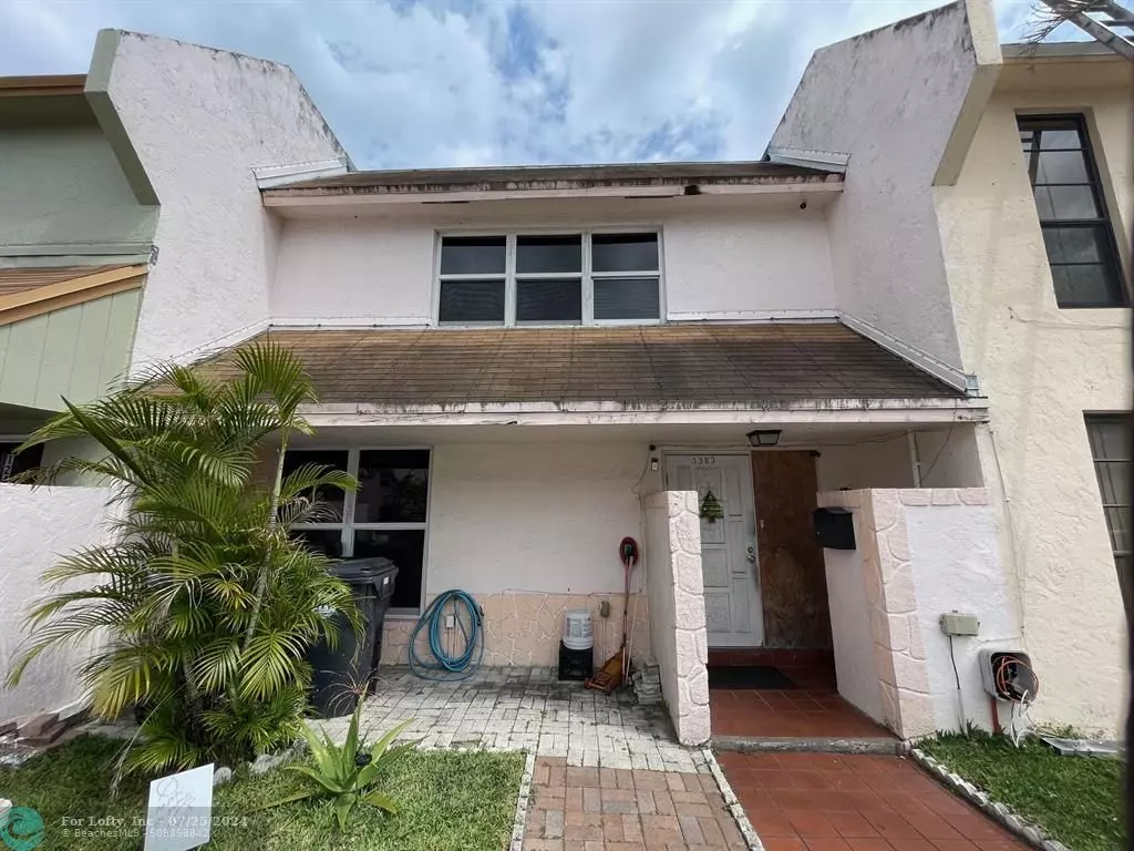 North Lauderdale, FL 33068,1303 Seaview  #1303