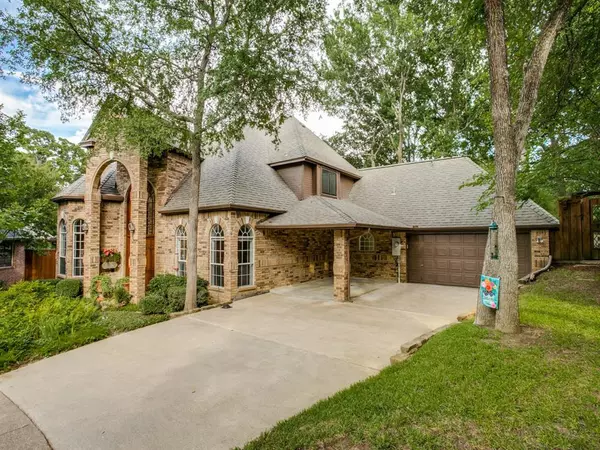 2703 Cypress Creek Court, Grapevine, TX 76051