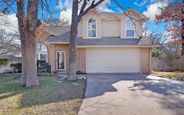 204 Ruth Court, Kennedale, TX 76060