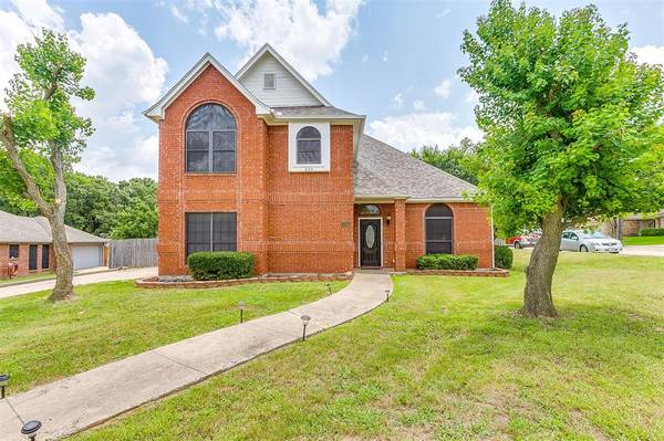 200 Ruth Court, Kennedale, TX 76060