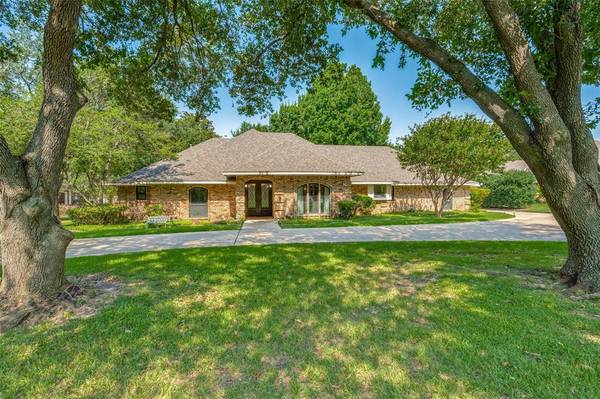 13201 Woodhaven Drive, Farmers Branch, TX 75234