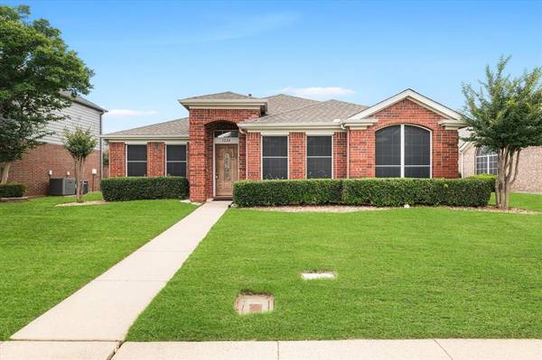 1224 Winston Drive, Lewisville, TX 75077