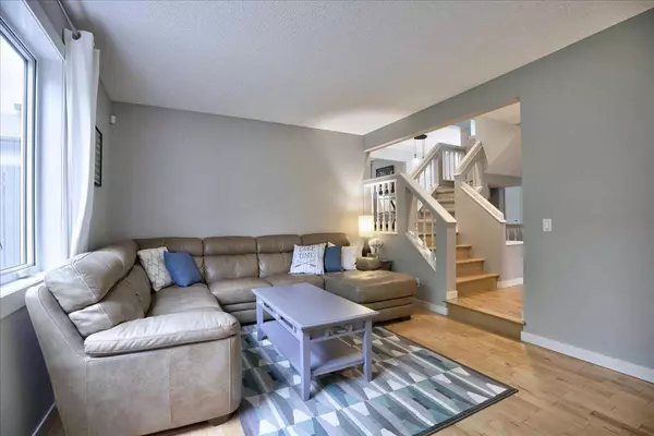 Calgary, AB T3H 2G4,15 Strathaven CIR SW