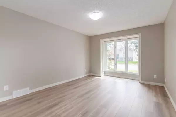 Calgary, AB T2X 2R7,163 Sunvale CRES SE