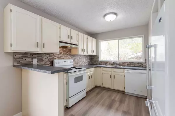 Calgary, AB T2X 2R7,163 Sunvale CRES SE