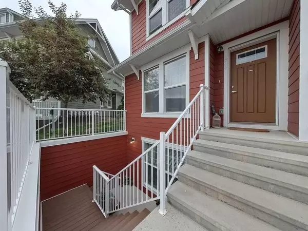 Calgary, AB T3M 2P1,402 Cranford Mews SE