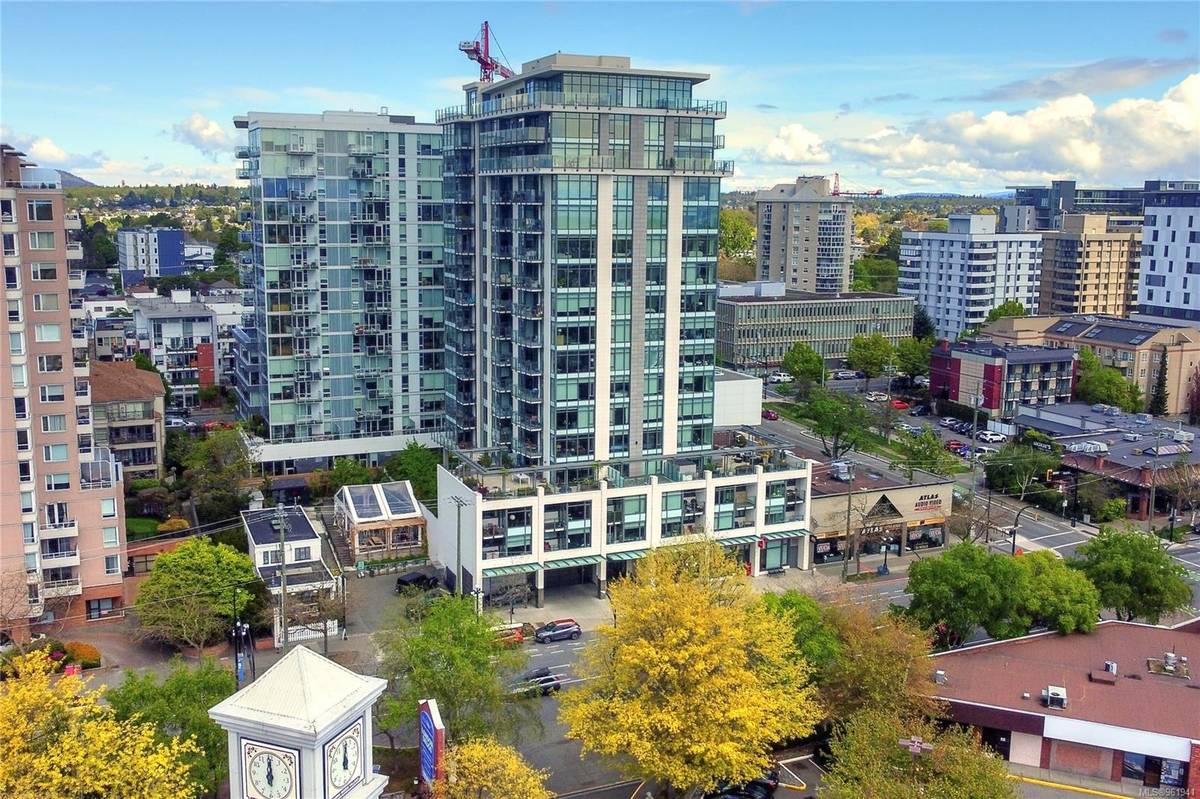 Victoria, BC V8V 3M3,960 Yates St #302