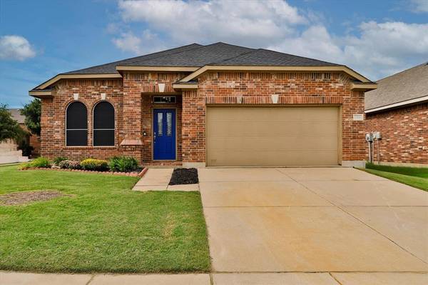 2301 Grand Rapids Drive, Fort Worth, TX 76177