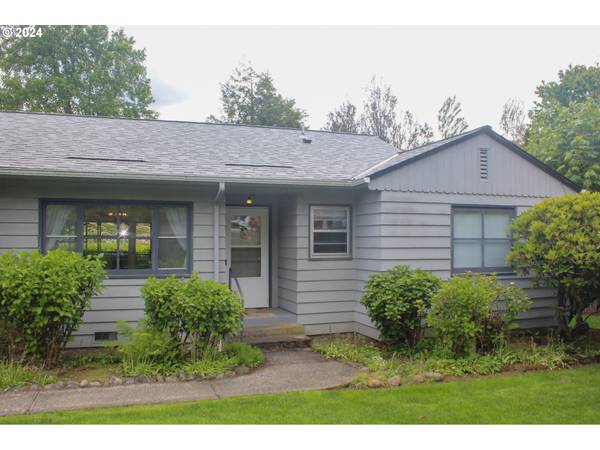 7250 SW SYLVAN CT, Portland, OR 97225