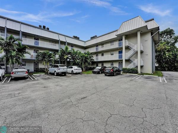 Coral Springs, FL 33065,2980 Riverside Dr  #333