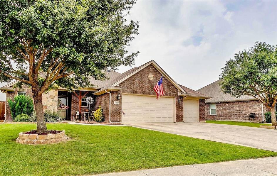 4020 Palomino Drive, Benbrook, TX 76116