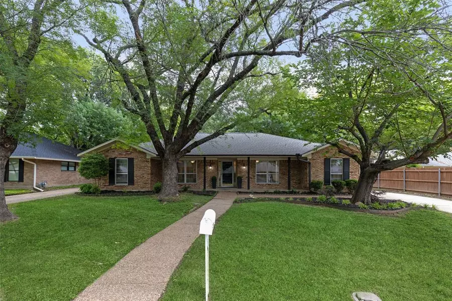 3109 Fox Hill Drive, Arlington, TX 76015