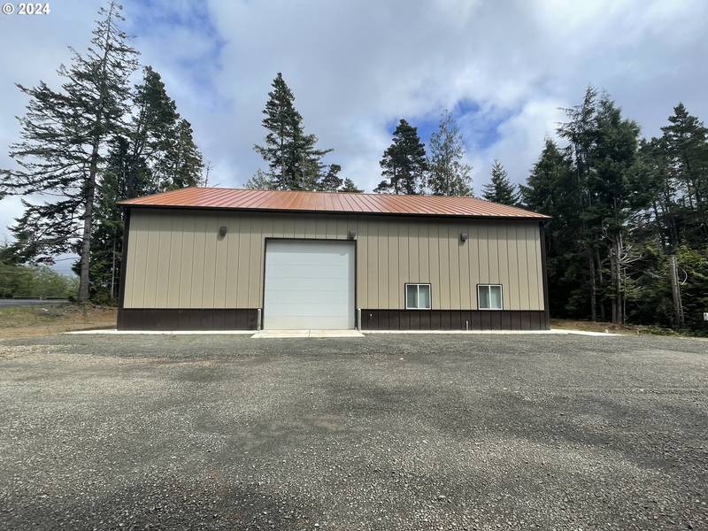 5129 N LOFTUS RD, Florence, OR 97439