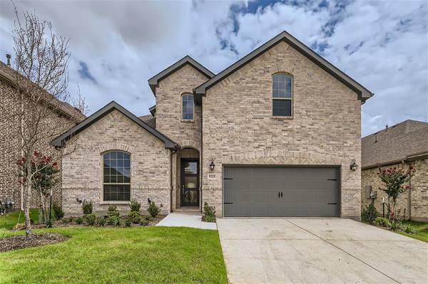 9321 Royal Forest Drive, Oak Point, TX 75068