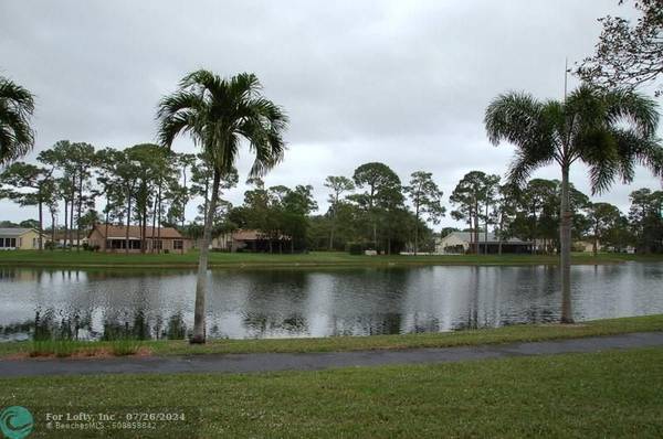 Greenacres, FL 33463,448 Pine Glen Ln  #E