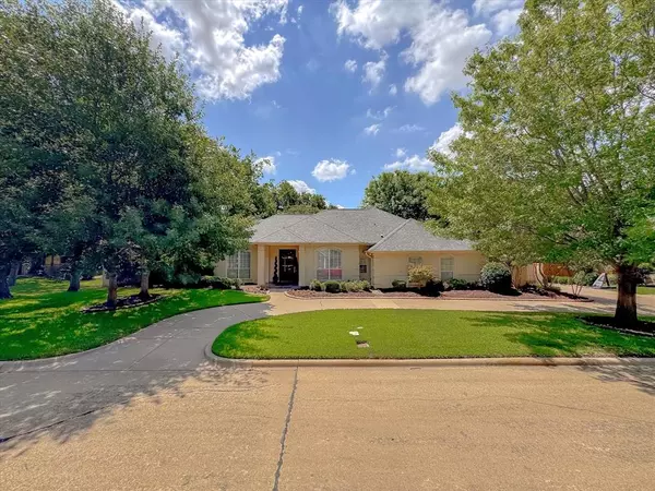 Fort Worth, TX 76112,6000 Forest Lane