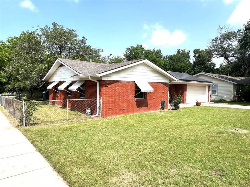 3701 Earle Drive, Haltom City, TX 76117