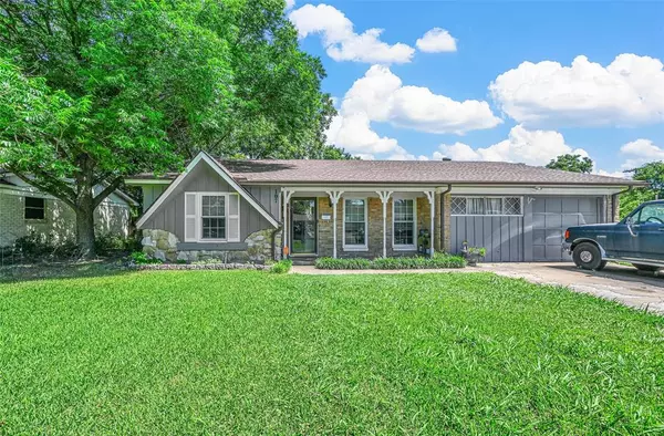 107 Villanova Court,  Waxahachie,  TX 75165