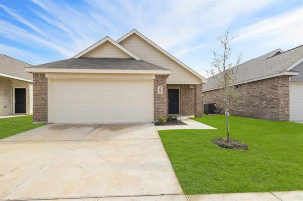 1603 Luke Street, Ennis, TX 75119