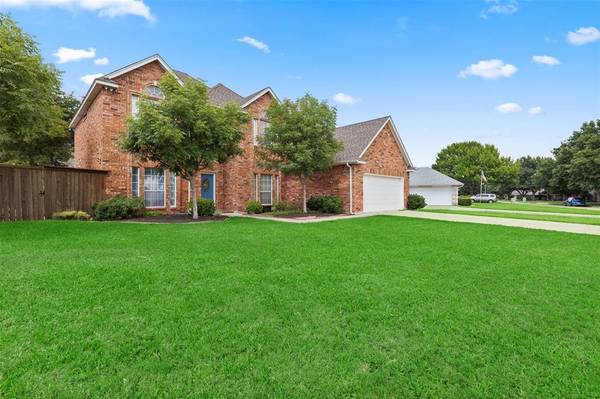 8230 Meadowside Drive, Benbrook, TX 76116