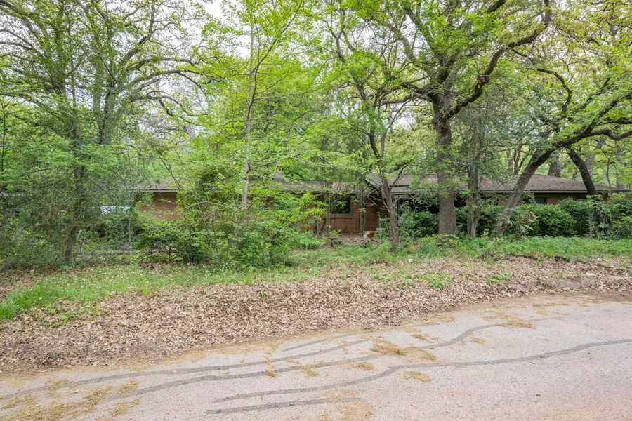 706 Ross Trail, Arlington, TX 76012