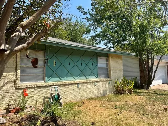 Arlington, TX 76010,2413 Greenway Street