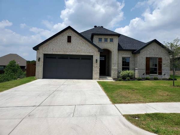 305 Paloma Street, Weatherford, TX 76087