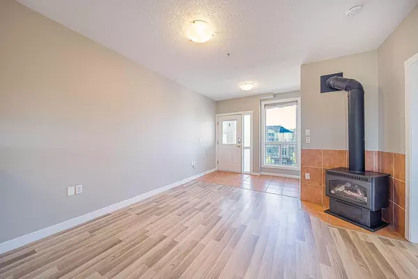 Calgary, AB T2T 0C8,1540 17 AVE SW #309