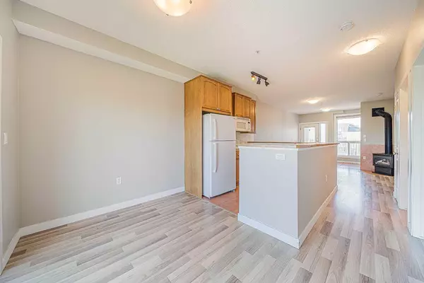 Calgary, AB T2T 0C8,1540 17 AVE SW #309