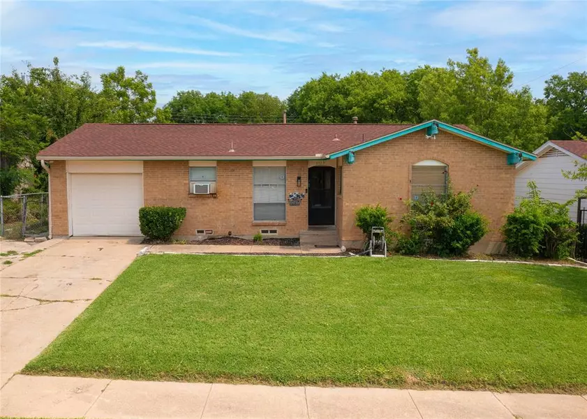 1113 Bridlewood Drive, Garland, TX 75040