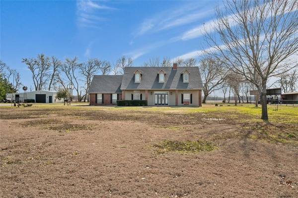 716 Milam Road, Van Alstyne, TX 75495