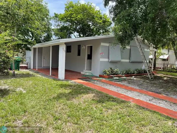 940 NW 34th Ave, Lauderhill, FL 33311