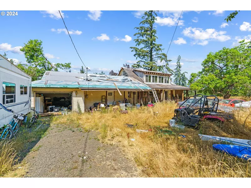 34638 E CLOVERDALE RD, Creswell, OR 97426