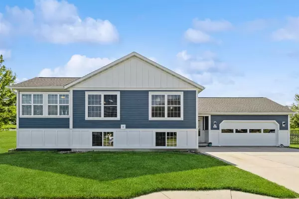 801 Hampton Drive, Williamsburg, IA 52361